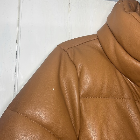 ABERCROMBIE & FITCH Vegan Leather Puffer Jacket - Picture 4 of 4